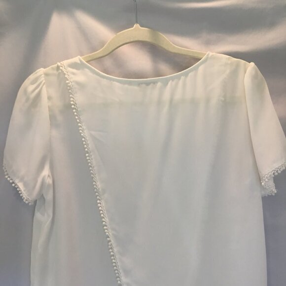 Charming Charlie Blouse Back Wrap Closure White Embroidered Lace Trimmed Medium - Picture 4 of 9